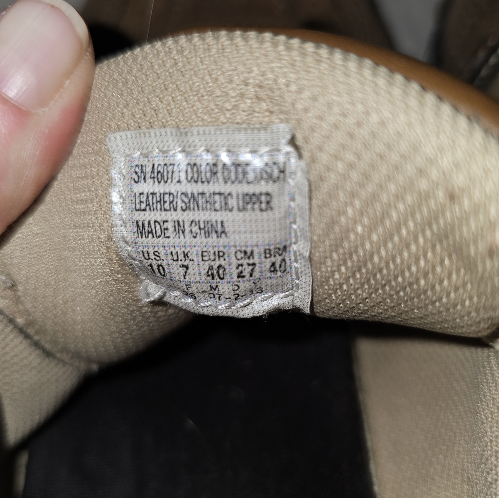 Skechers womens size 10 shoe. Not worn much, bottoms are not worn. No holes